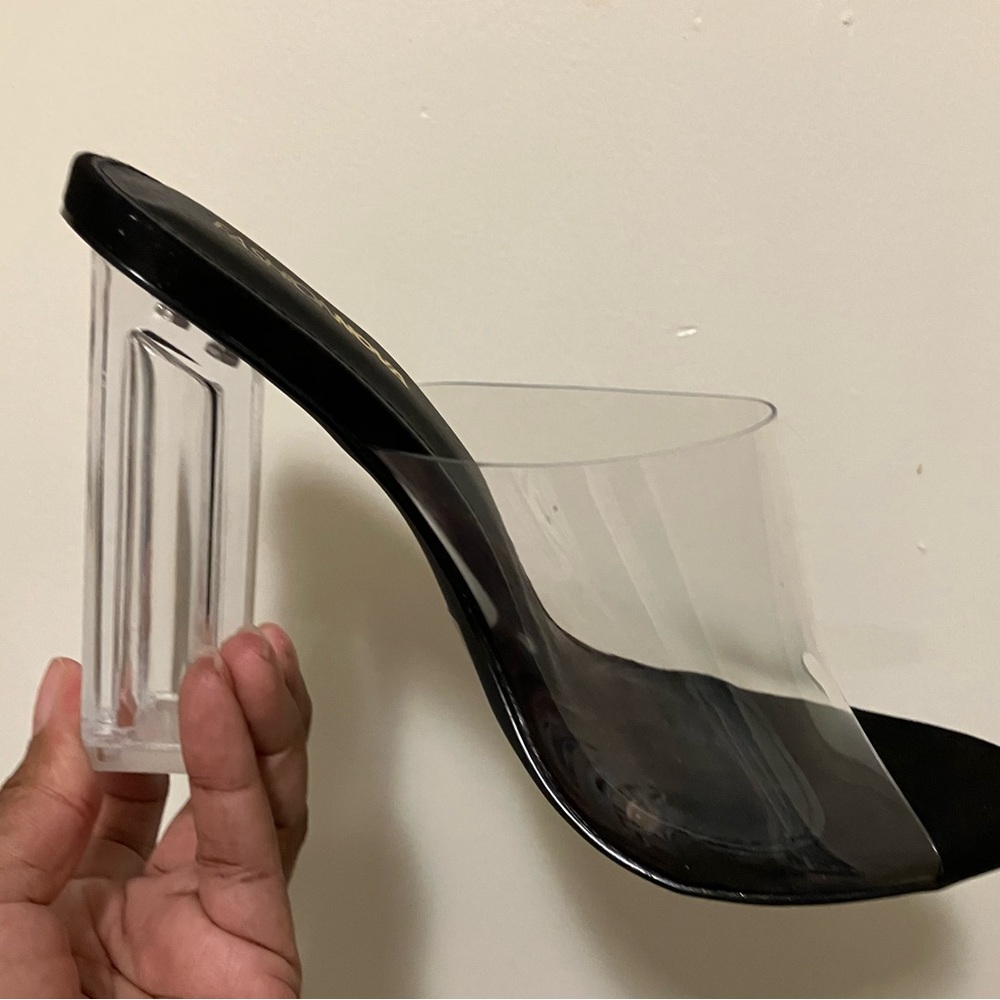 Black size 8 Fashion Nova Shoes